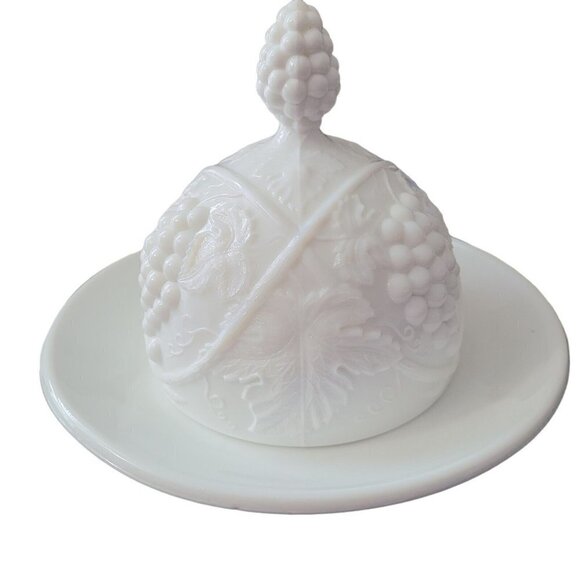 Vtg Duncan Miller Tiffin Palm Beach Milk Glass Round Butter Dish HTF Grapes MCM - Picture 1 of 12